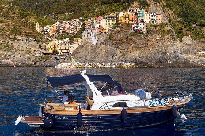 cinque-terre-private-wedding-proposals-on-boat
