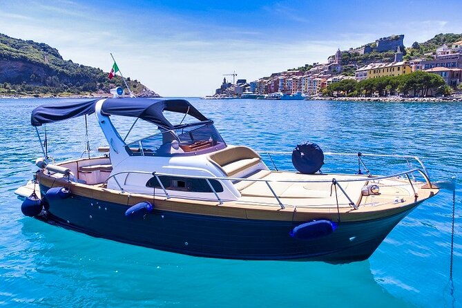 cinque-terre-private-wedding-proposals-on-boat