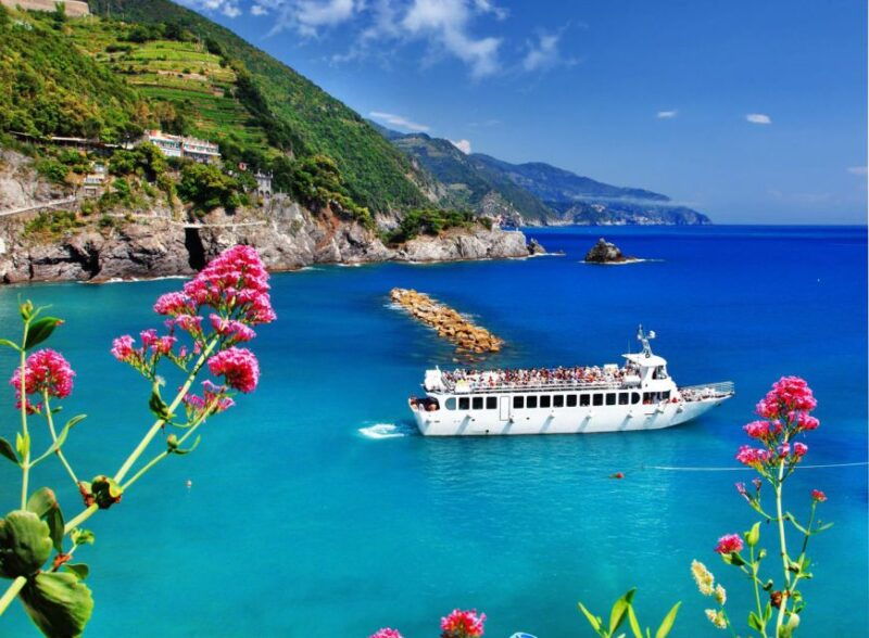 cinque-terre-small-group-by-minivan-from-lucca