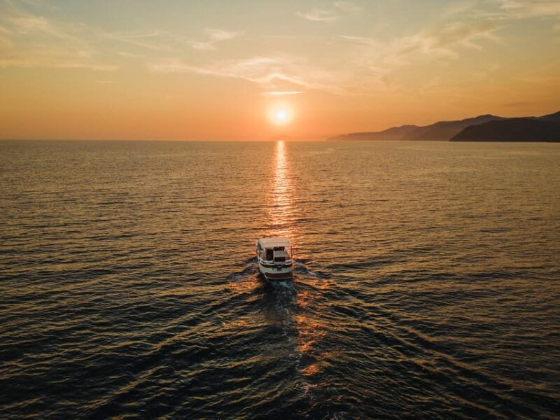 cinque-terre-sunset-boat-tour-2