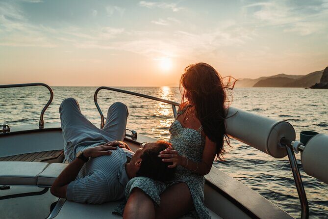 Cinque Terre Sunset Boat Tour : golden hour on the water - What Makes This Tour Stand Out?