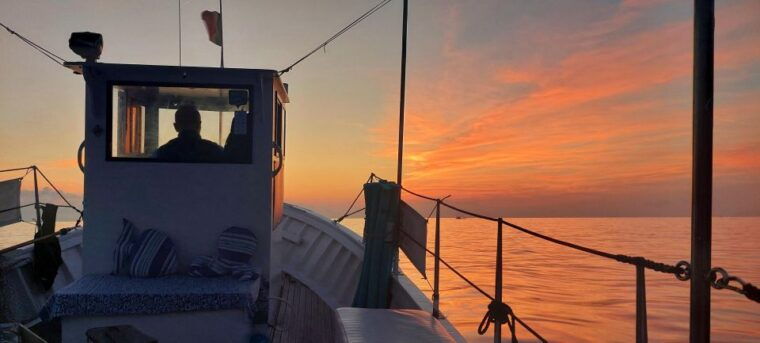 cinque-terre-sunset-boat-tour-on-traditional-ligurian-gozzo