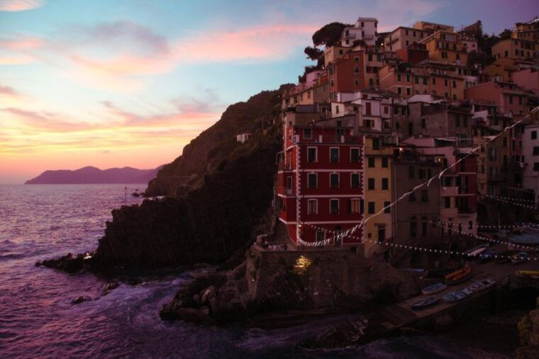 cinque-terre-sunset-cruise-with-aperitif-on-board