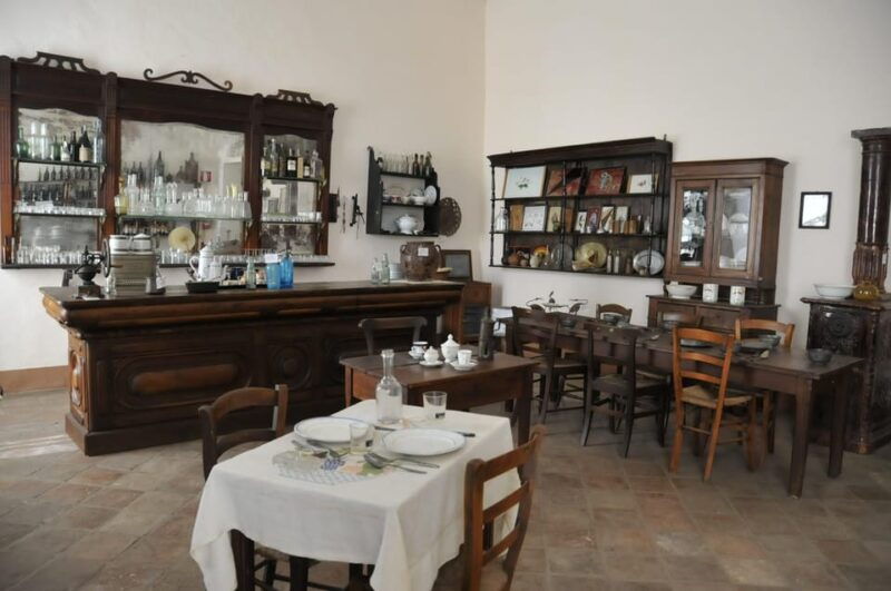 cisterna-dasti-guided-tour-of-the-museum-of-arts-and-crafts-of-the-past