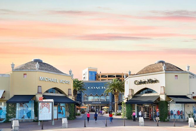 citadel-outlets-transfer-from-anaheim-with-vip-lounge-storage-lax-drop-off