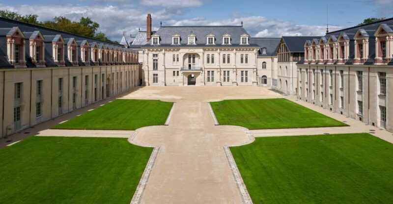 Cité internationale de la langue française entrance ticket - The Value of a Self-Guided Tour
