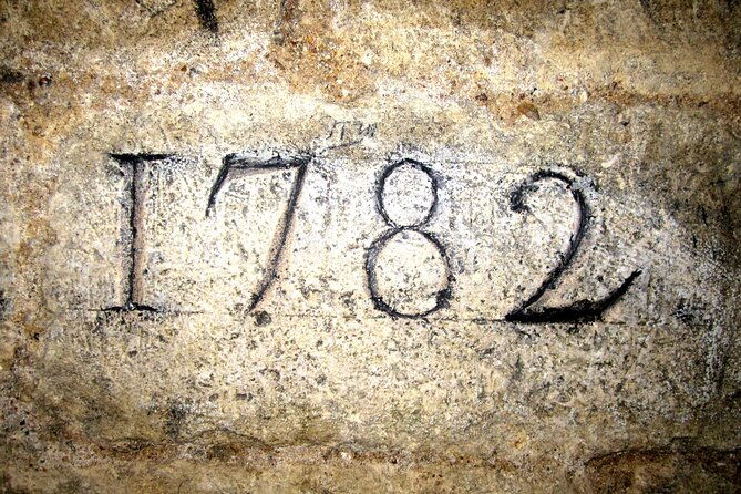 city-highlights-tour-entry-tickets-for-the-paris-catacombs