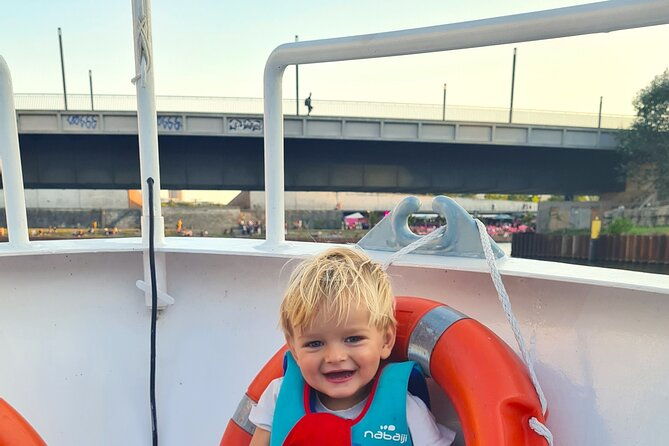 city-lounge-trip-with-the-lounge-ship-through-berlin