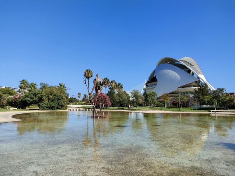 city-of-arts-and-sciences-private-bike-tour