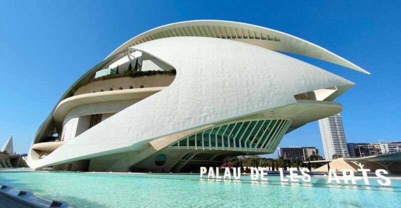 city-of-arts-and-sciences-private-bike-tour