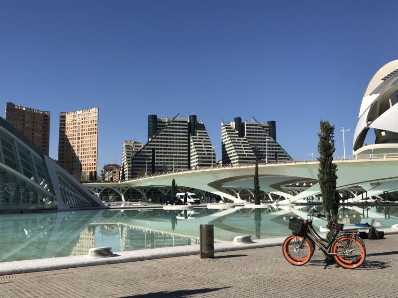 city-of-arts-sciences-tour-on-bicycle-e-bike-or-e-step