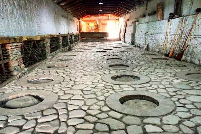 city-of-love-sighnaghi-kindzmarauli-corporation-wine-tasting