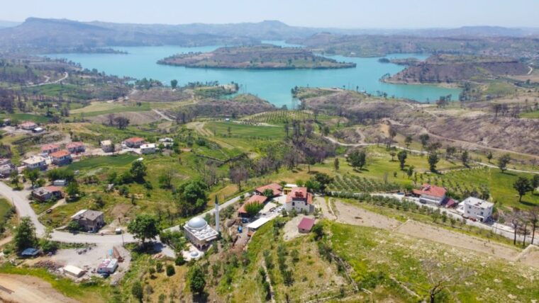 city-of-side-green-lake-boat-and-cabrio-bus-tour