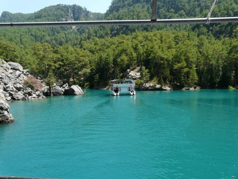 city-of-side-green-lake-boat-and-cabrio-bus-tour