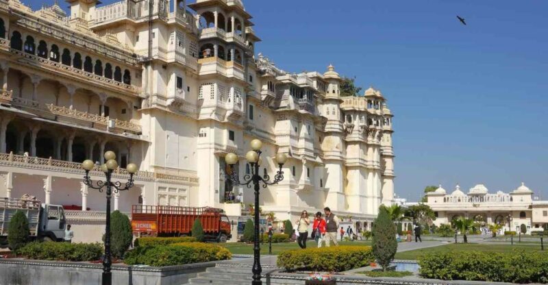 City Palace Udaipur Express visits with english speaks guide - FAQ