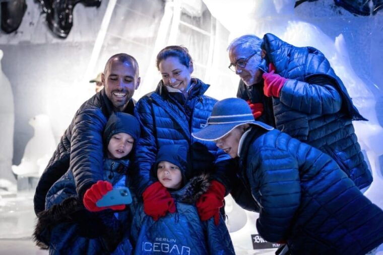 city-sightseeing-berlin-hoho-bus-all-lines-ab-icebar