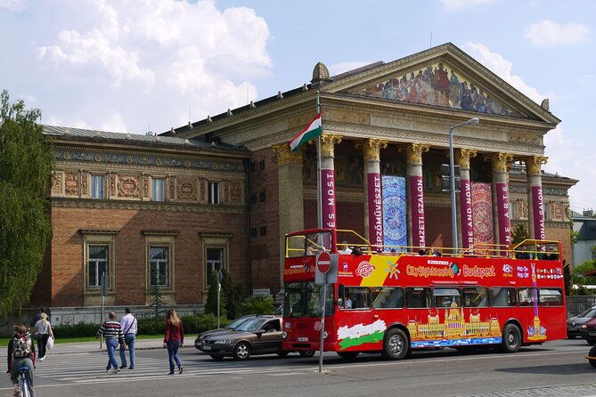 city-sightseeing-budapest-hop-on-hop-off-bus-and-boat-tour