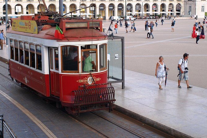 city-sightseeing-lisbon-hop-on-hop-off-bus-tour