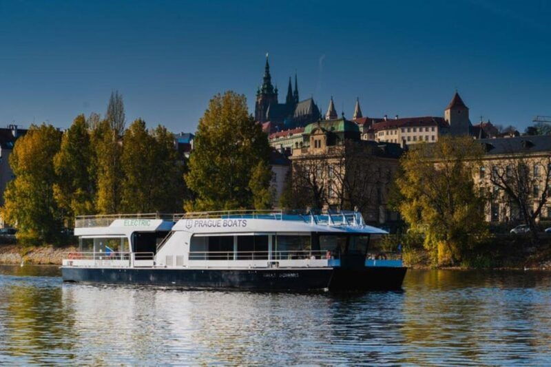 city-sightseeing-prague-hoho-bus-castle-tour-river-cruise