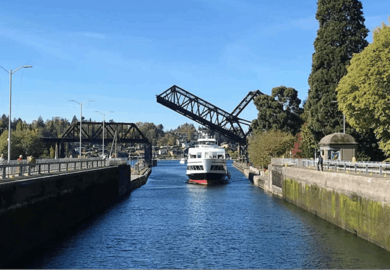 city-sightseeing-seattle-hoho-bus-tour-locks-cruise