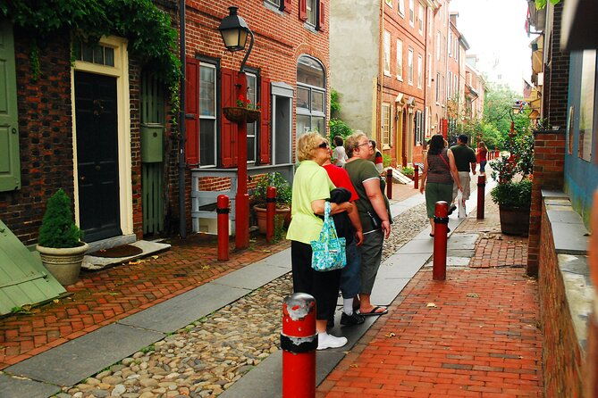 city-sightseeing-walking-tour-founding-fathers-and-mothers-2