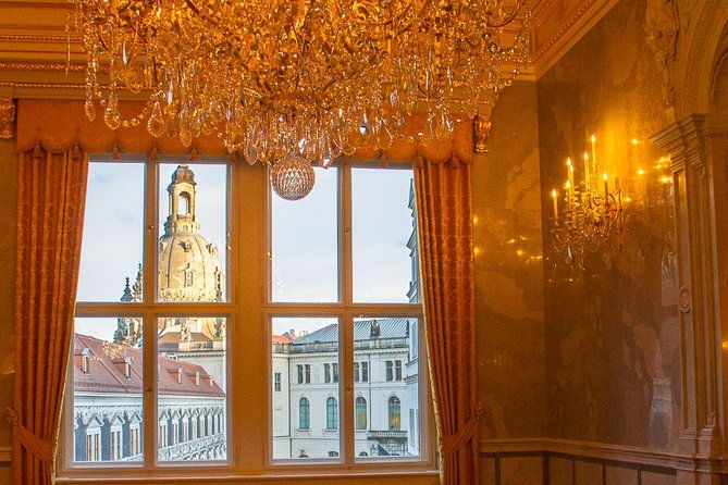 city-tour-and-castle-tour-with-green-vaults-parade-rooms-and-much-more
