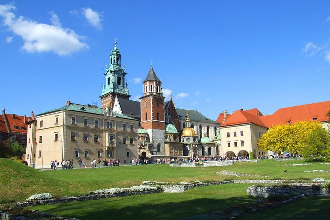 city-tour-by-electric-car-krakow-2