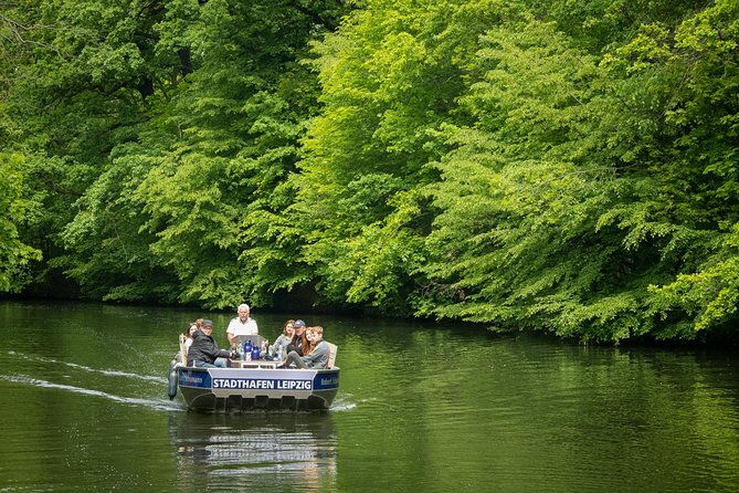 city-tour-by-motorboat