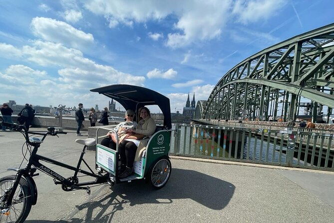 city-tour-by-rickshaw-in-cologne