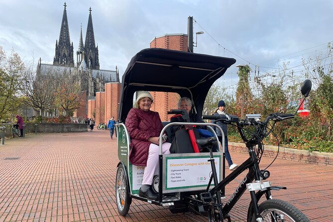 city-tour-by-rickshaw-in-cologne