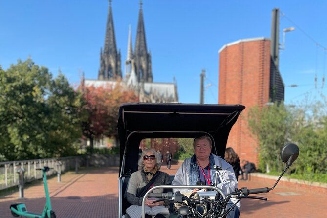 city-tour-by-rickshaw-in-cologne