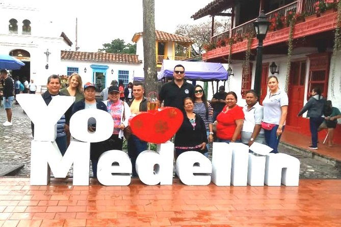 city-tour-in-medellin-commune-13-metro-and-metrocable