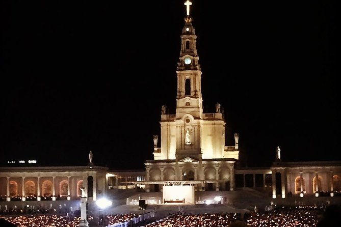 city-tour-procession-of-candles-fatima-night