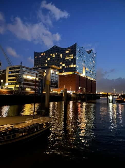 City tour through Hafencity, Speicherstadt... with a real insider! - Key Points