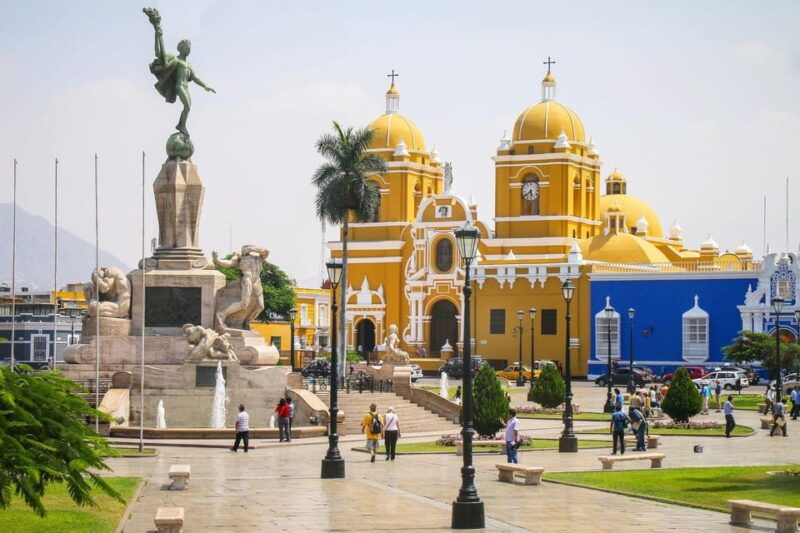 city-tour-trujillo-panoramic-bus