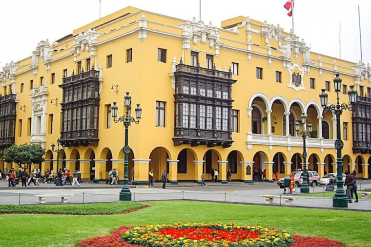 city-tour-with-demonstration-tasting-of-pisco-sour