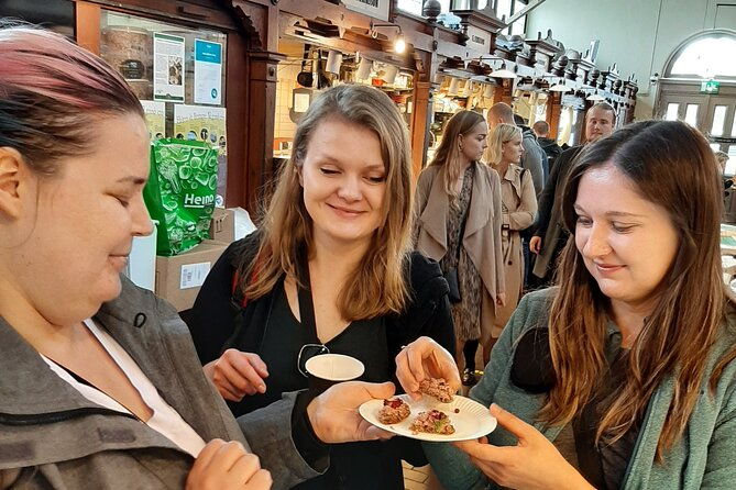 city-tour-with-food-tasting-in-helsinki
