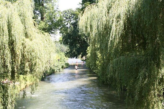city-walk-english-garden-and-colorful-history-culture-in-the-city-center
