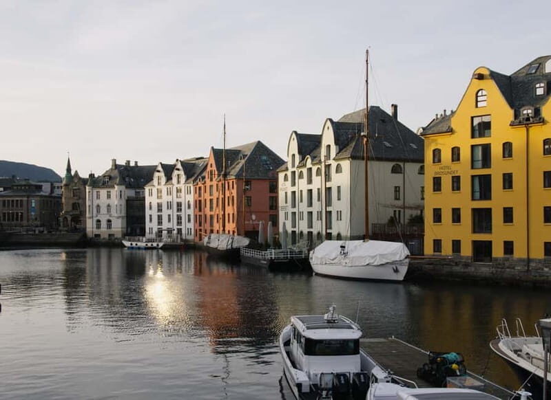 City walk in Ålesund: Art Nouveau, sea views, and insider tips - Starting Point: The Fisherman Boy Sculpture