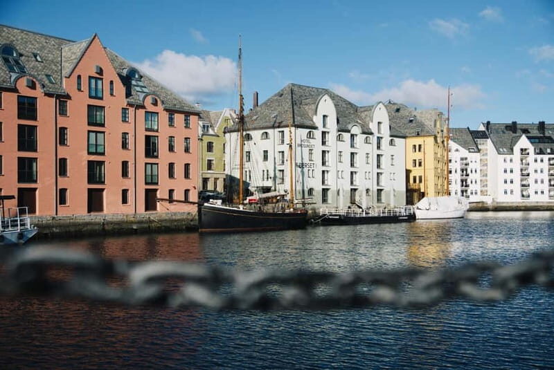City walk in Ålesund: Art Nouveau, sea views, and insider tips - The Picturesque Museum Park and Final Views