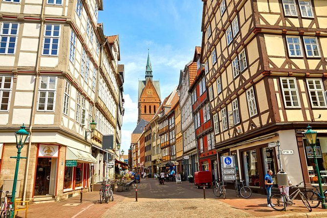 city-walk-through-hanover