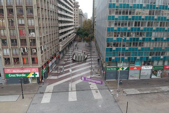 city-walking-tour-of-the-historic-center-of-santiago