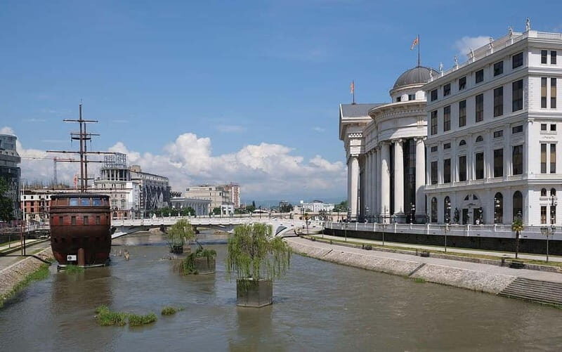 CITY WALKING TOUR - PROJECT SKOPJE 2014 - What Makes This Tour Stand Out?