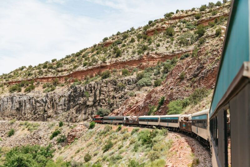 clarkdale-verde-canyon-railroad-journey-with-snacks