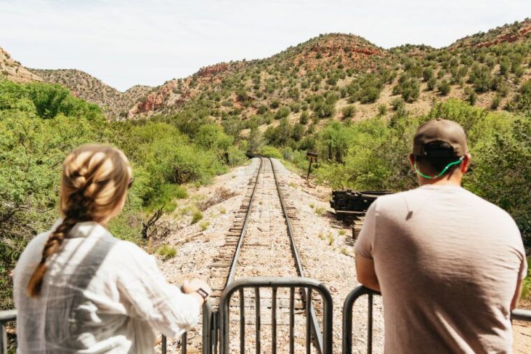 clarkdale-verde-canyon-railroad-journey-with-snacks