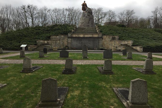 Clash of Titans: Battle for Seelow Heights WW2 tour - Following the Soviet Advance on the Way Back