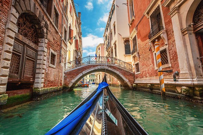 classic-30-minute-gondola-ride-in-venice
