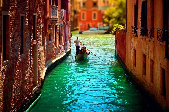 classic-30-minute-gondola-ride-in-venice