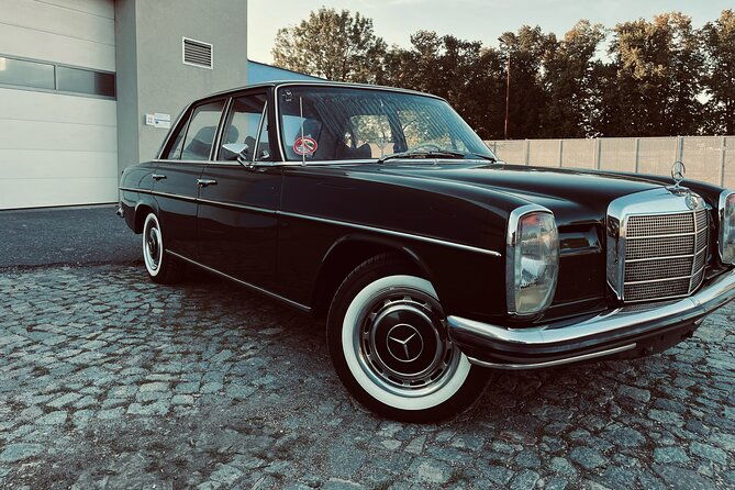 classic-car-express-tour-of-prague-2