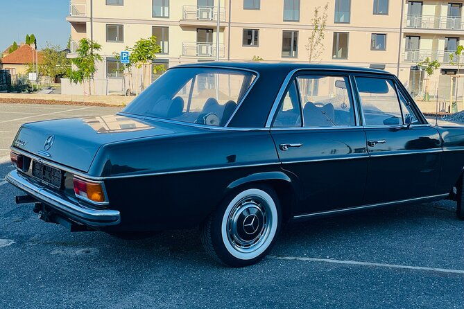 classic-car-express-tour-of-prague